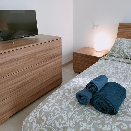 Facentro - Free Wifi & Air Conditioning فينْتْسا المظهر الخارجي الصورة